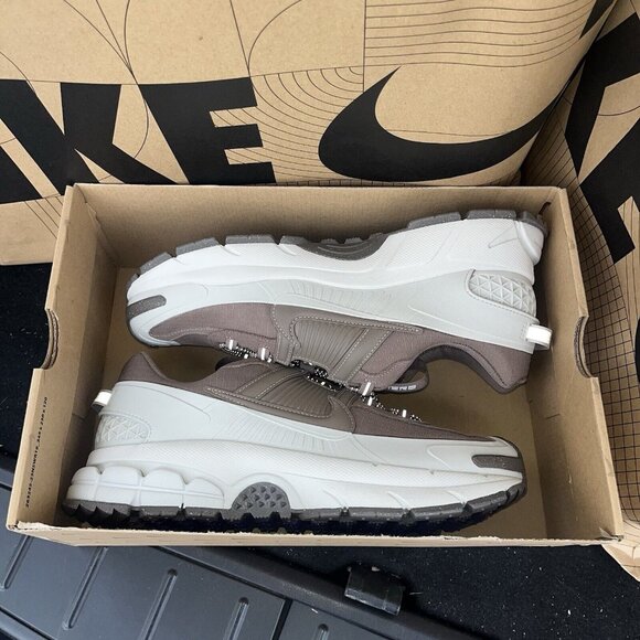 NEW Nike Zoom Vomero Roam Light Bone Brown HQ2181-006 Men’s 10.5/Womens 12 - Picture 6 of 6
